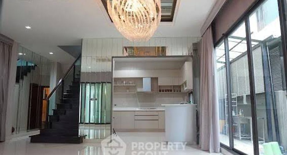 Casa en venta de 5 habitaciones en Wang Thonglang, Bangkok
