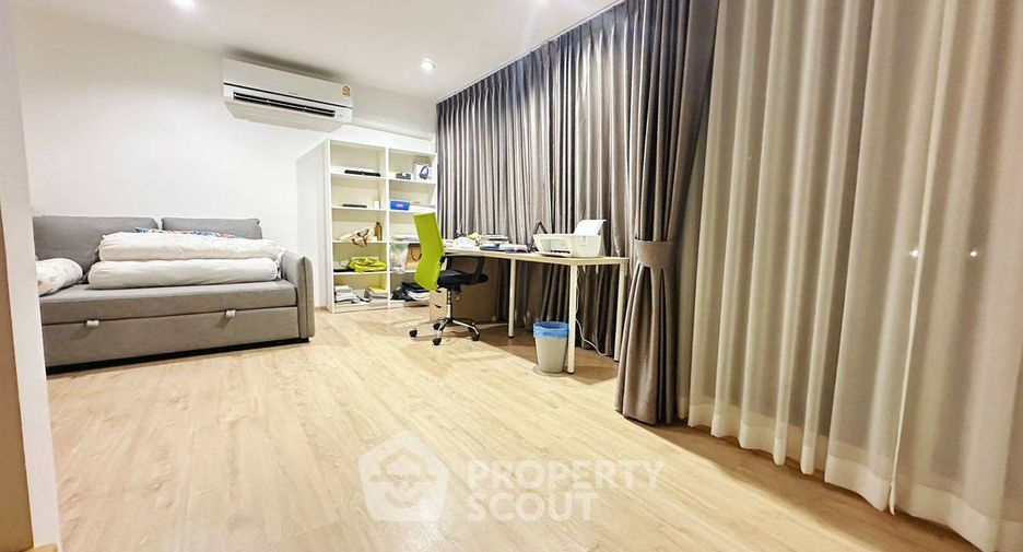 Casa adosada en venta de 3 habitaciones en Suan Luang, Bangkok