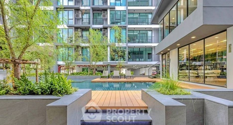 For sale 1 bed condo in Phra Khanong, Bangkok