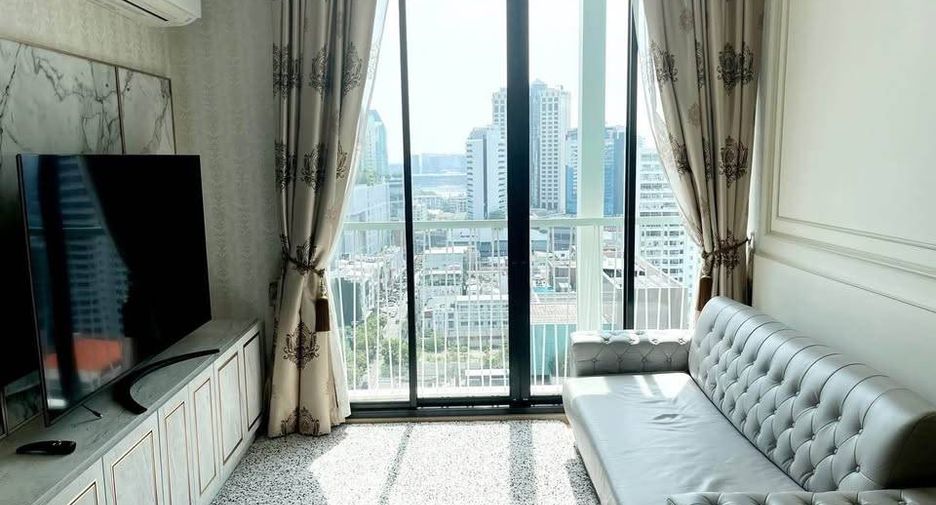 For sale 2 bedrooms condo in Watthana, Bangkok