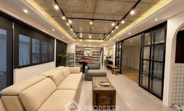 À vendre 2 chambres condo à Khlong Toei, Bangkok