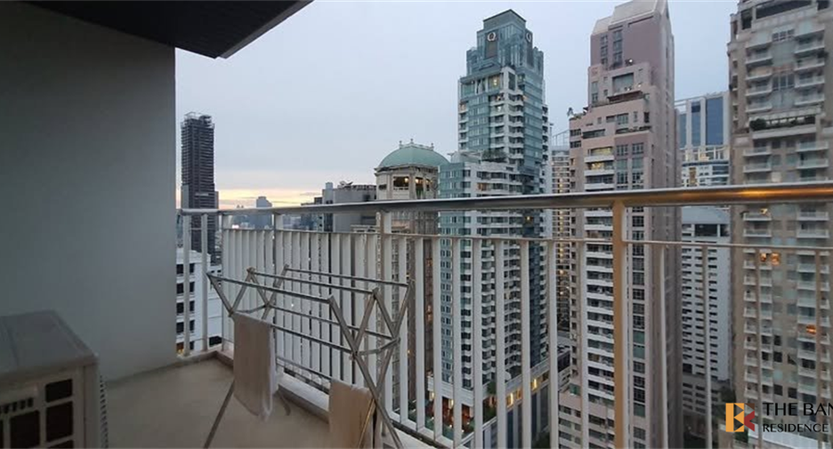 For sale 3 bedrooms condo in Pathum Wan, Bangkok