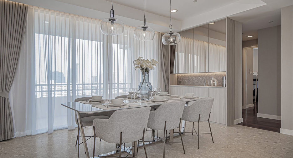 Condo en alquiler de 3 habitaciones en Watthana, Bangkok