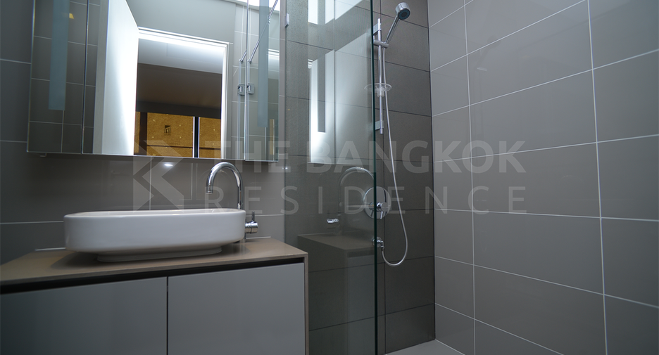 For rent 3 bedrooms condo in Bang Rak, Bangkok