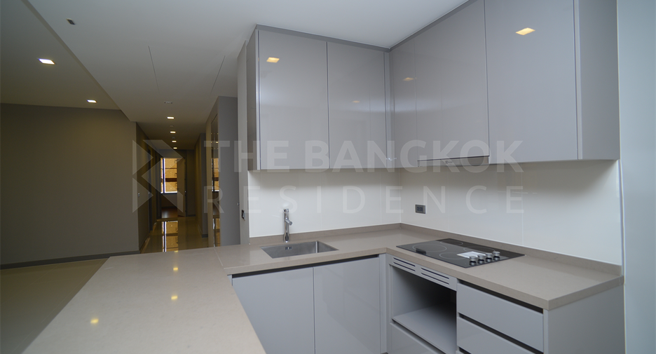 For rent 3 bedrooms condo in Bang Rak, Bangkok