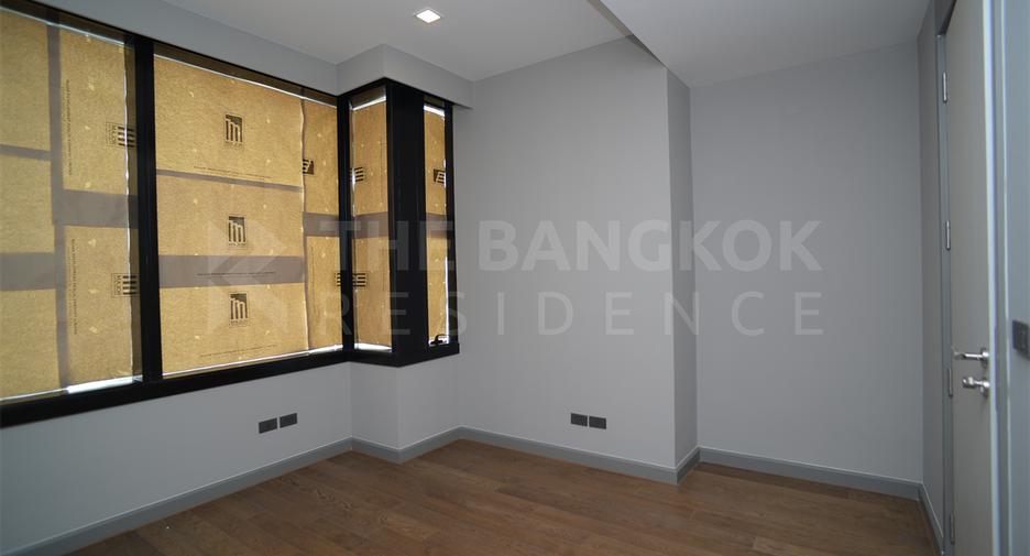 For rent 3 bedrooms condo in Bang Rak, Bangkok