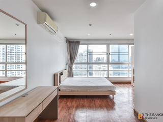 For sale 2 ベッドルーム condo in Ratchathewi, Bangkok