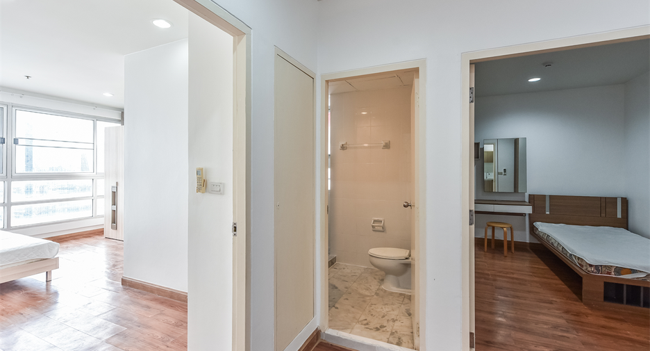 For sale 2 ベッドルーム condo in Ratchathewi, Bangkok