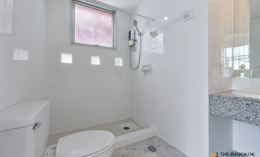For sale 2 ベッドルーム condo in Ratchathewi, Bangkok