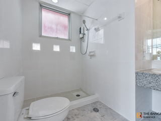 For sale 2 ベッドルーム condo in Ratchathewi, Bangkok