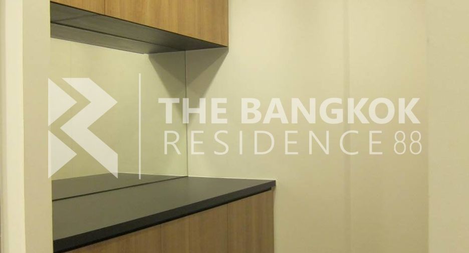 À louer 2 chambres condo à Phra Khanong, Bangkok