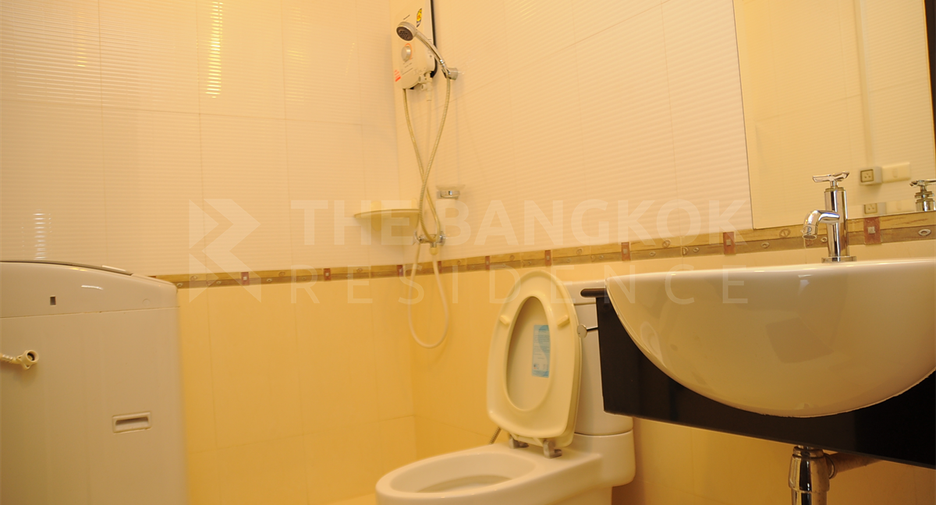 Wohnung zur Miete mit 2 Zimmer in Pathum Wan, Bangkok