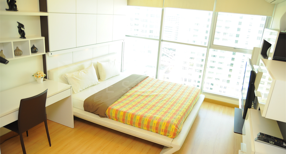 Wohnung zur Miete mit 2 Zimmer in Pathum Wan, Bangkok