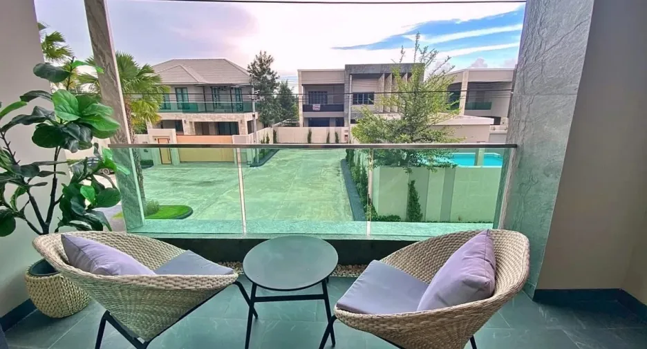 À louer et à vendre 4 chambres maison à Huay Yai, Pattaya