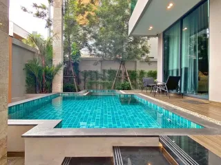 À louer et à vendre 4 chambres maison à Bang Lamung, Chonburi