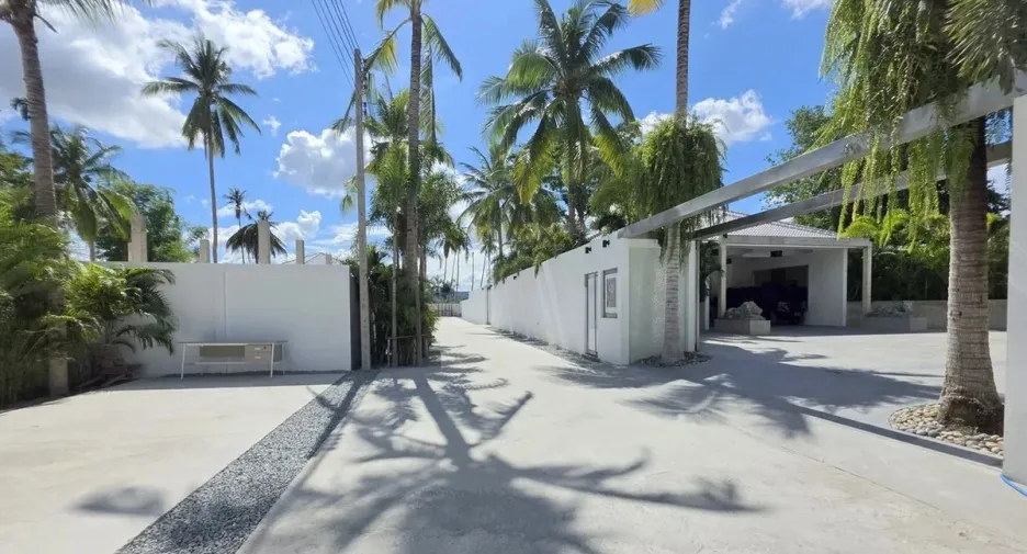 For sale 4 bedrooms house in Bang Lamung, Chonburi