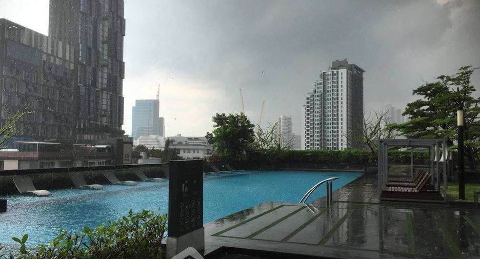 À louer 1 chambre condo à Khlong Toei, Bangkok