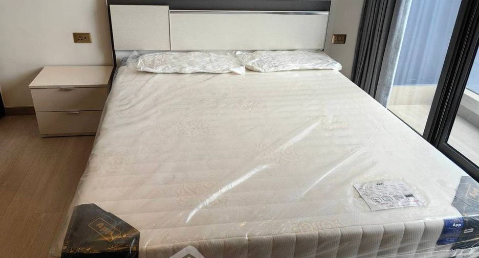 For rent 1 bed condo in Huai Khwang, Bangkok