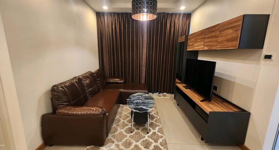 For rent 2 bedrooms condo in Huai Khwang, Bangkok