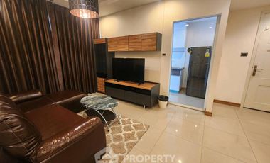 For rent 2 bedrooms condo in Huai Khwang, Bangkok
