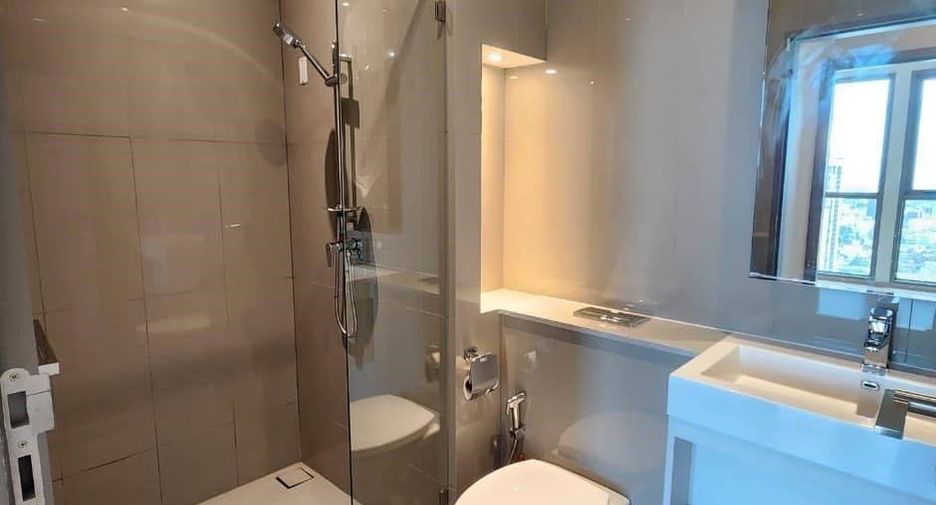 For rent 2 bedrooms condo in Thon Buri, Bangkok