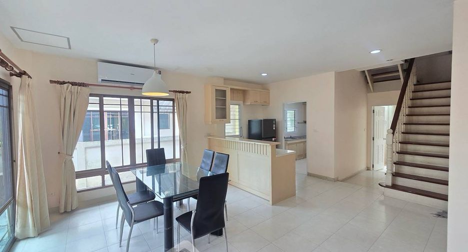 For rent 3 bedrooms house in Khan Na Yao, Bangkok