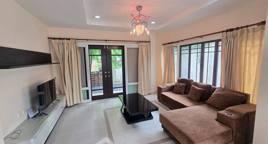 For rent 3 bedrooms house in Khan Na Yao, Bangkok