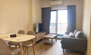 Condo en alquiler de 2 habitaciones en Huai Khwang, Bangkok
