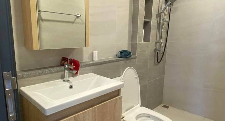 Condo en alquiler de 2 habitaciones en Huai Khwang, Bangkok