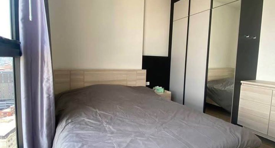 Condo en alquiler de 2 habitaciones en Huai Khwang, Bangkok