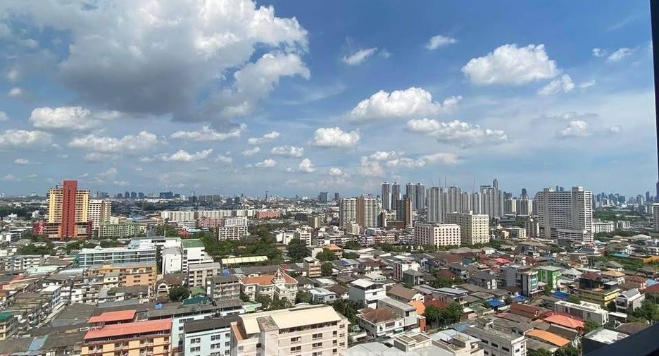 Condo en alquiler de 2 habitaciones en Huai Khwang, Bangkok