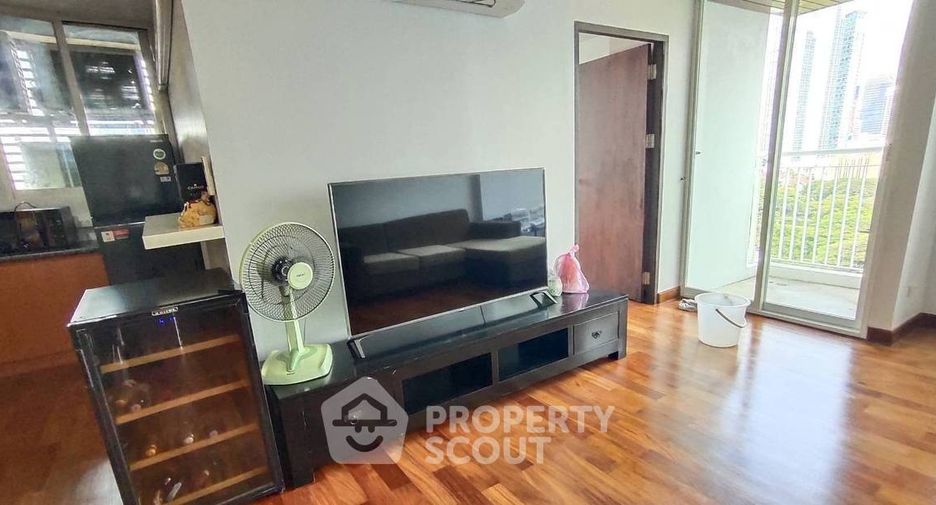 Wohnung zur Miete mit 2 Zimmer in Pathum Wan, Bangkok