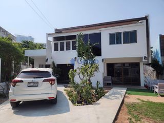 Casa en alquiler de 5 habitaciones en Bang Lamung, Chonburi