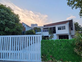 Casa en alquiler de 5 habitaciones en Bang Lamung, Chonburi