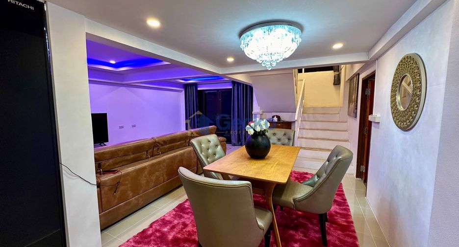 Casa en alquiler de 5 habitaciones en Jomtien, Pattaya