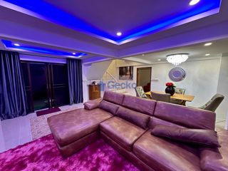 Casa en alquiler de 5 habitaciones en Bang Lamung, Chonburi