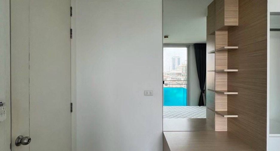 À louer 2 chambres condo à Huai Khwang, Bangkok
