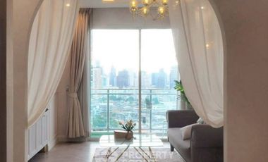 For rent 3 bedrooms condo in Khlong Toei, Bangkok