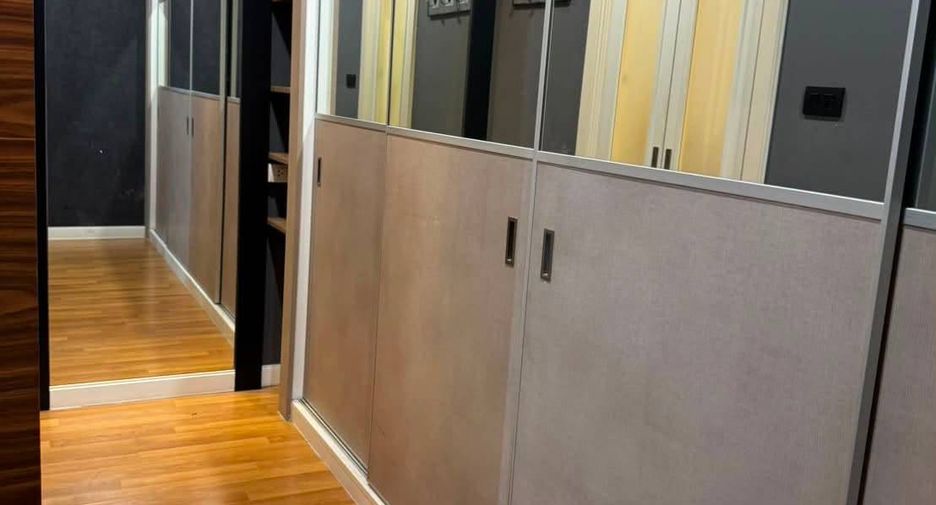 For rent 2 bedrooms condo in Yan Nawa, Bangkok