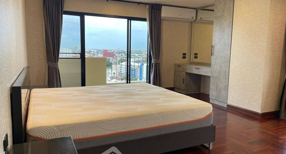 For rent 3 bedrooms condo in Watthana, Bangkok
