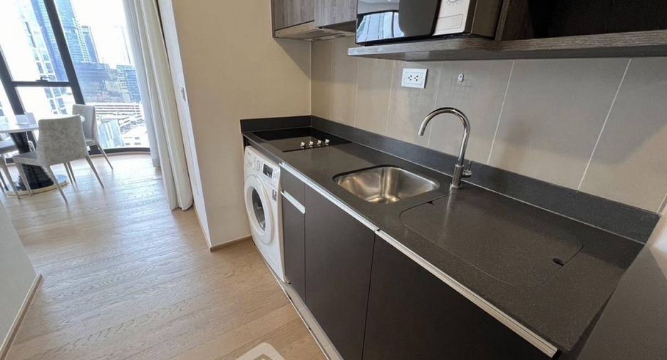 For rent 2 bedrooms condo in Bang Rak, Bangkok