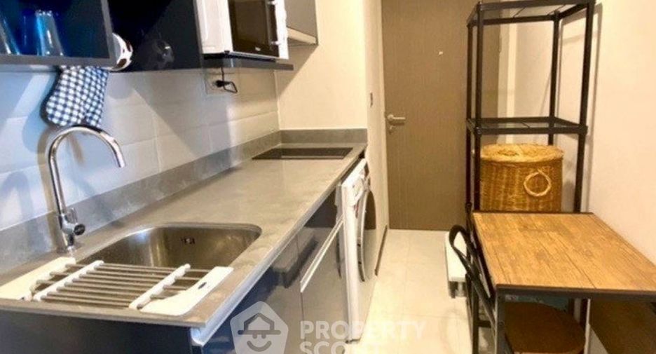 For rent 2 bedrooms condo in Pathum Wan, Bangkok