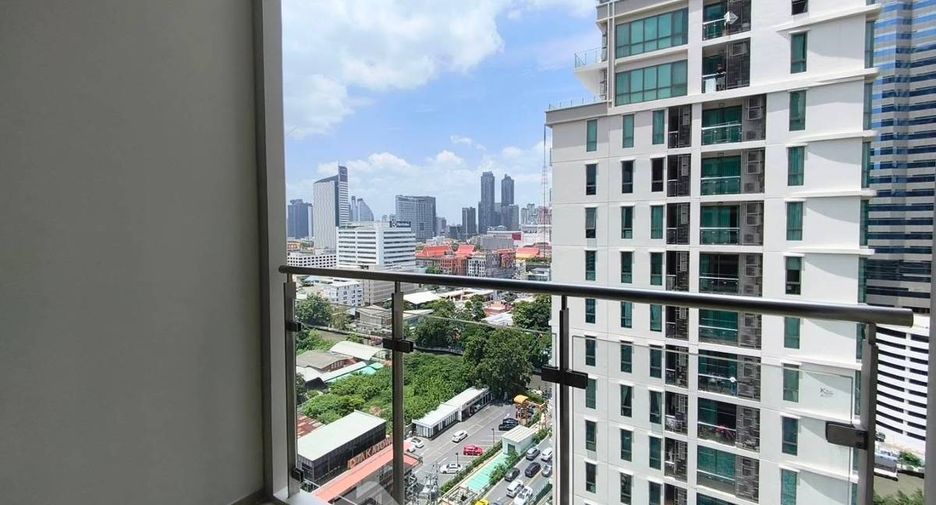 For rent 2 bedrooms condo in Watthana, Bangkok