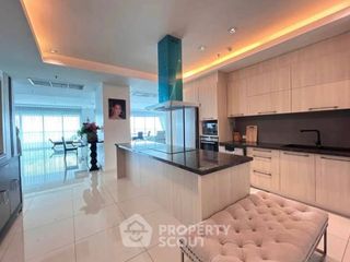 For rent 4 bedrooms condo in Na Jomtien, Pattaya