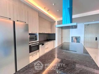 For rent 4 bedrooms condo in Na Jomtien, Pattaya