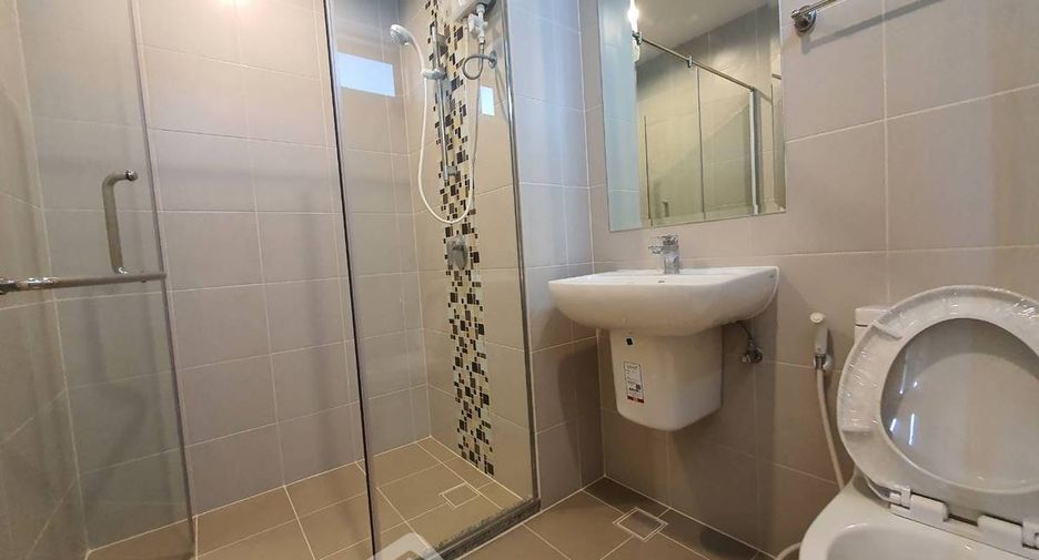 For rent 2 ベッドルーム condo in Huai Khwang, Bangkok