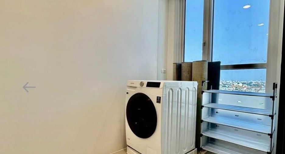 For rent 2 bedrooms condo in Huai Khwang, Bangkok