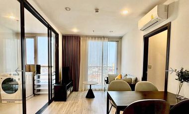 For rent 2 bedrooms condo in Huai Khwang, Bangkok
