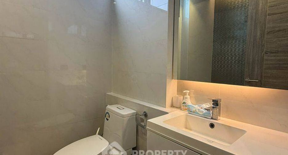 For rent 2 bedrooms condo in Phra Khanong, Bangkok