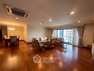 For rent 3 bedrooms apartment in Watthana, Bangkok